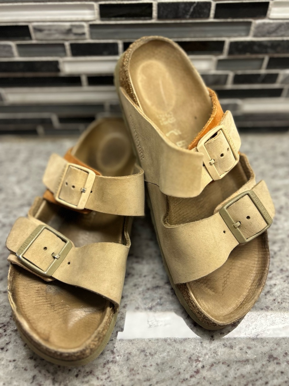 Birkenstock Arizona Nubuck Leather  Women’s Sandals in Tan/orange womens size 7